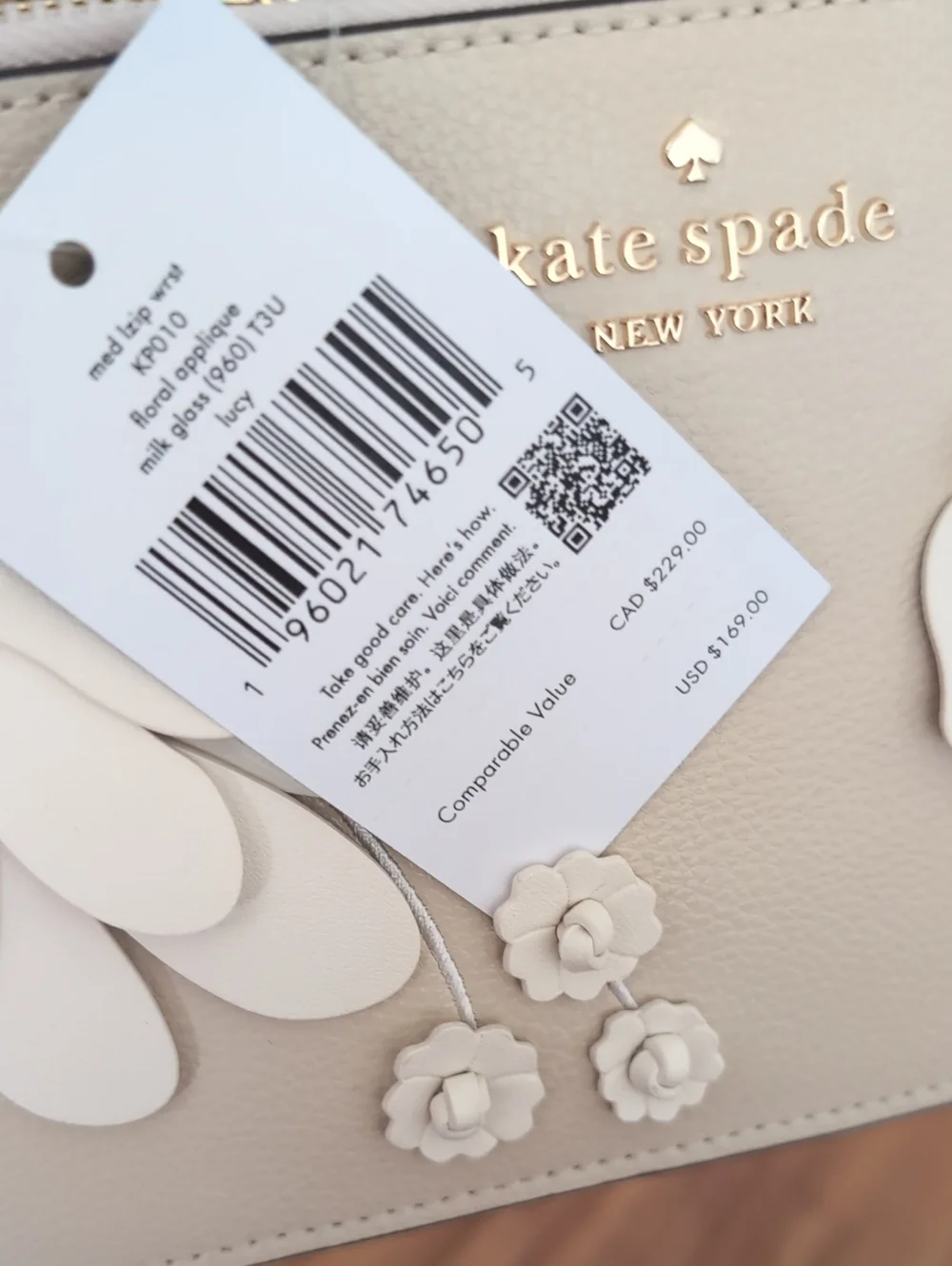 kate spade item wristlet
